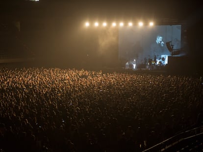 Image of the Love of Lesbian concert in Barcelona.