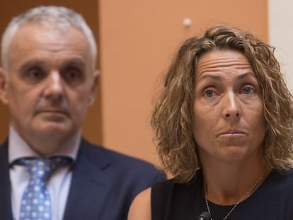 José Luis Escañuela y Gala León, el día de su presentación como capitana.
