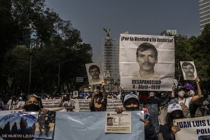 Madres y familiares de personas desaparecidas en México se movilizan en todo el país con motivo del 10 de mayo. En la Ciudad de México, se realiza la décima Marcha de la Dignidad Nacional.