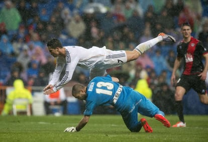Ronaldo salta por encima de Rubén