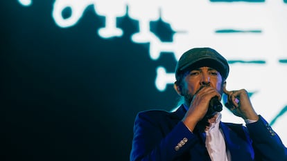 El cantante dominicano Juan Luis Guerra, durante el concierto de su gira 'Entre el mar y palmeras 2024' ofrecido este martes en el WiZink Center, en Madrid.