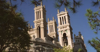 Hospital de Maudes, en Raimundo Fern&aacute;ndez Villaverde.