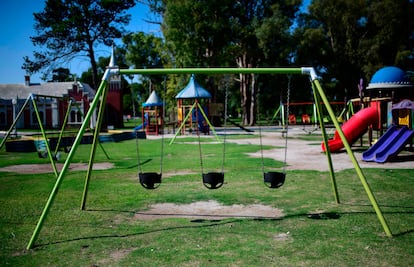 Playground vazio em La Plata, na Argentina, depois do começo de um confinamento obrigatório para frear o coronavírus.