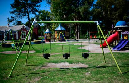 Playground vazio em La Plata, na Argentina, depois do começo de um confinamento obrigatório para frear o coronavírus.