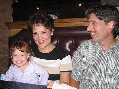 Christopher Vagts, su esposa, Katy, y su hija.