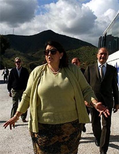 Elvira Rodríguez y Francisco de la Torre, ayer, en Málaga.