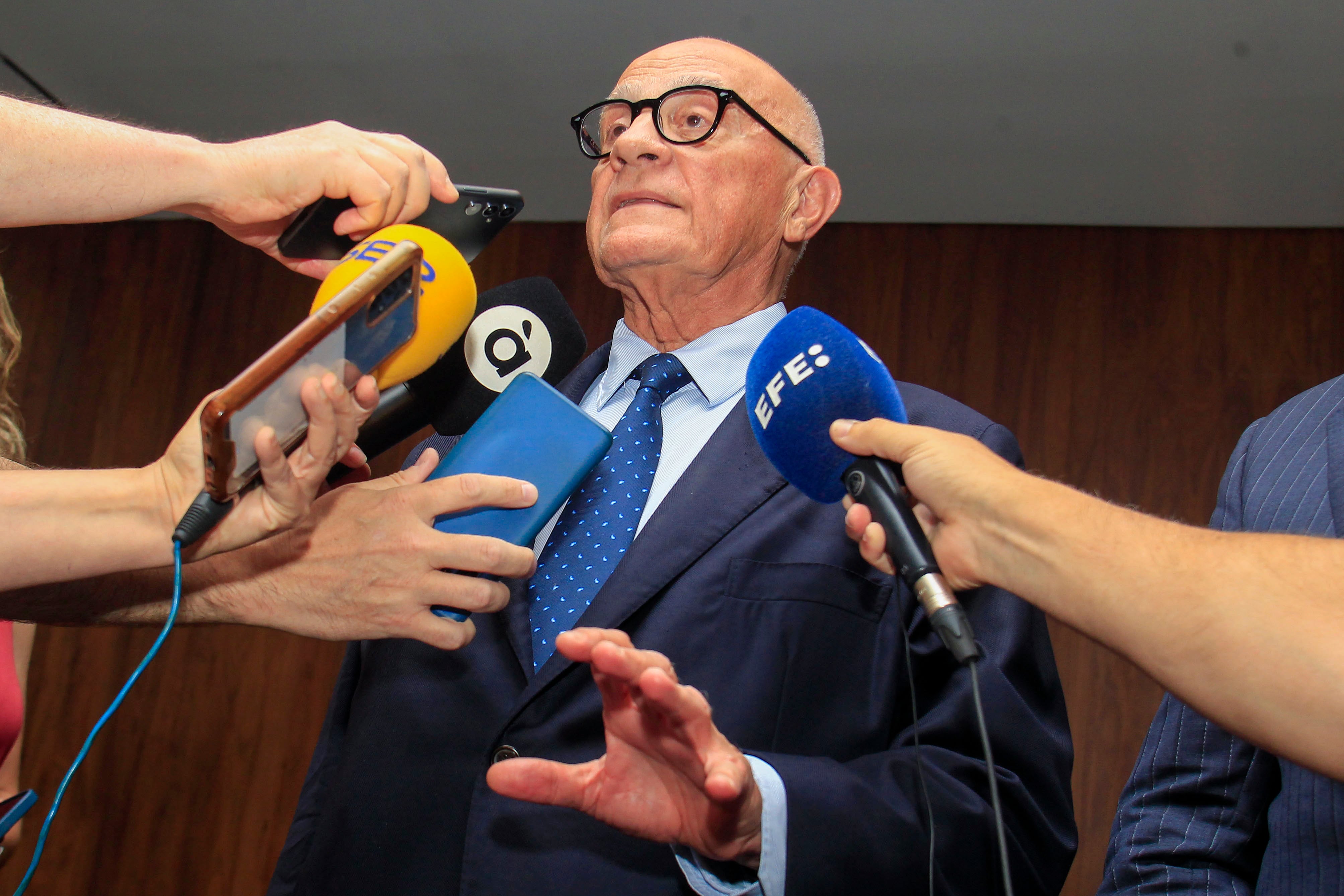 Oliu no ve “ninguna posibilidad” de éxito a la opa lanzada por el BBVA