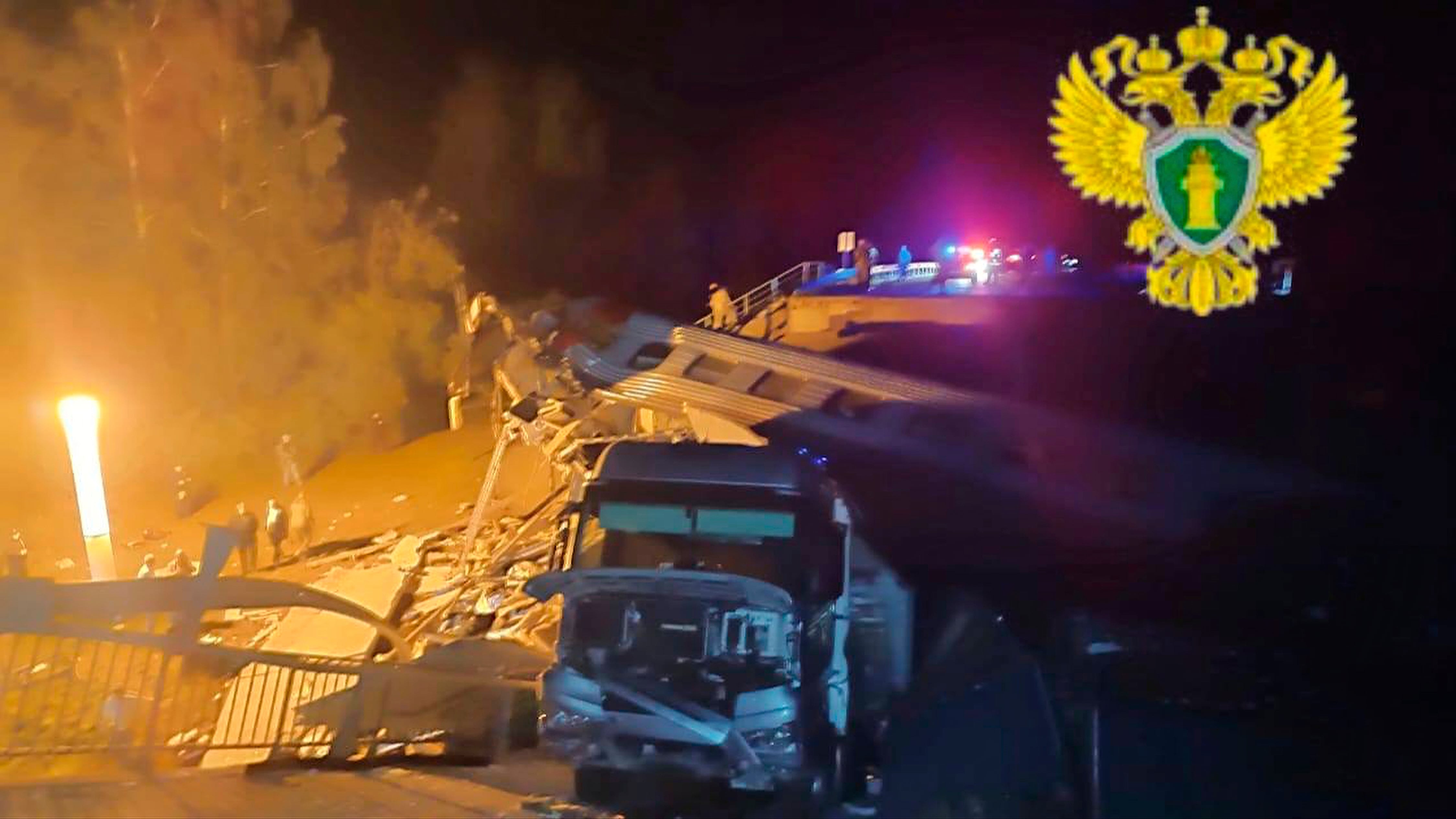 Al menos siete muertos y decenas de heridos al descarrilar un tren tras el derrumbe de un puente en la región rusa de Briansk