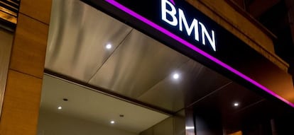 Fachada de una oficina de BMN