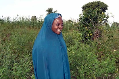 Amina Lawal, en las proximidades de su poblado de Kurami, en el norte de Nigeria.