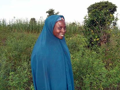 Amina Lawal, en las proximidades de su poblado de Kurami, en el norte de Nigeria.