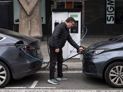 Un punto de carga para vehículos eléctricos de Endolla Barcelona.