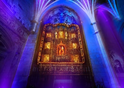 El miércoles 22 de diciembre la Catedral de Burgos acogerá una iluminación artística interior de las capillas y espacios litúrgicos que se convertirá en una experiencia inmersiva de luz, sonido y 'videomapping'. Endesa y su Fundación están desarrollando este proyecto multimedia que permitirá explicar la Seo burgalesa mediante una narración sin conceptos demasiado teológicos, dentro de los actos organizados por la Fundación VIII Centenario de la Catedral Burgos 2021 para conmemorar los 800 años del templo. Además, será una visita sostenible y neutra en carbono.