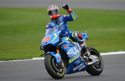 Viñale celebra su victoria en el GP de Gran Betraña.