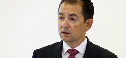 GRA009. MADRID, 30/10/2015.- El consejero delegado del Banco Popular, Francisco Gómez, ha dado a conocer hoy los resultados de la entidad que ha ganado 278 millones de euros entre enero y septiembre de este año, lo que supone un 8 % menos que en el mismo periodo de 2014, cuando contabilizó plusvalías por 468 millones de euros, derivadas del acuerdo del negocio de tarjetas. EFE/J. J. Guillén