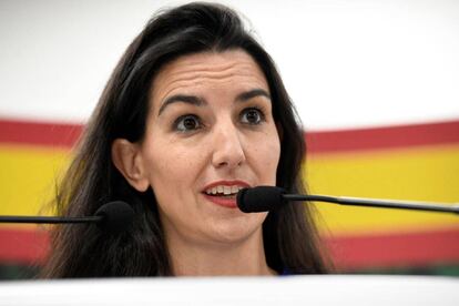 La portavoz de Vox en la Asamblea de Madrid, Rocío Monasterio, durante una rueda de prensa.