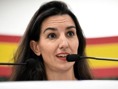 La portavoz de Vox en la Asamblea de Madrid, Rocío Monasterio, durante una rueda de prensa.