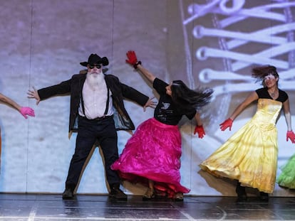 Una escena de 'Amarillo', de la compañía mexicana Teatro Línea de Sombra.