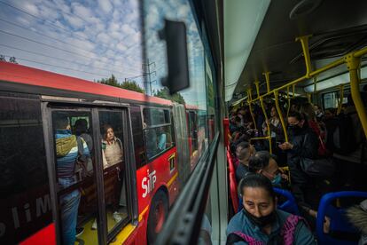 Más de 2 millones de ciudadanos utilizan el transporte público todos los días en Bogotá.
