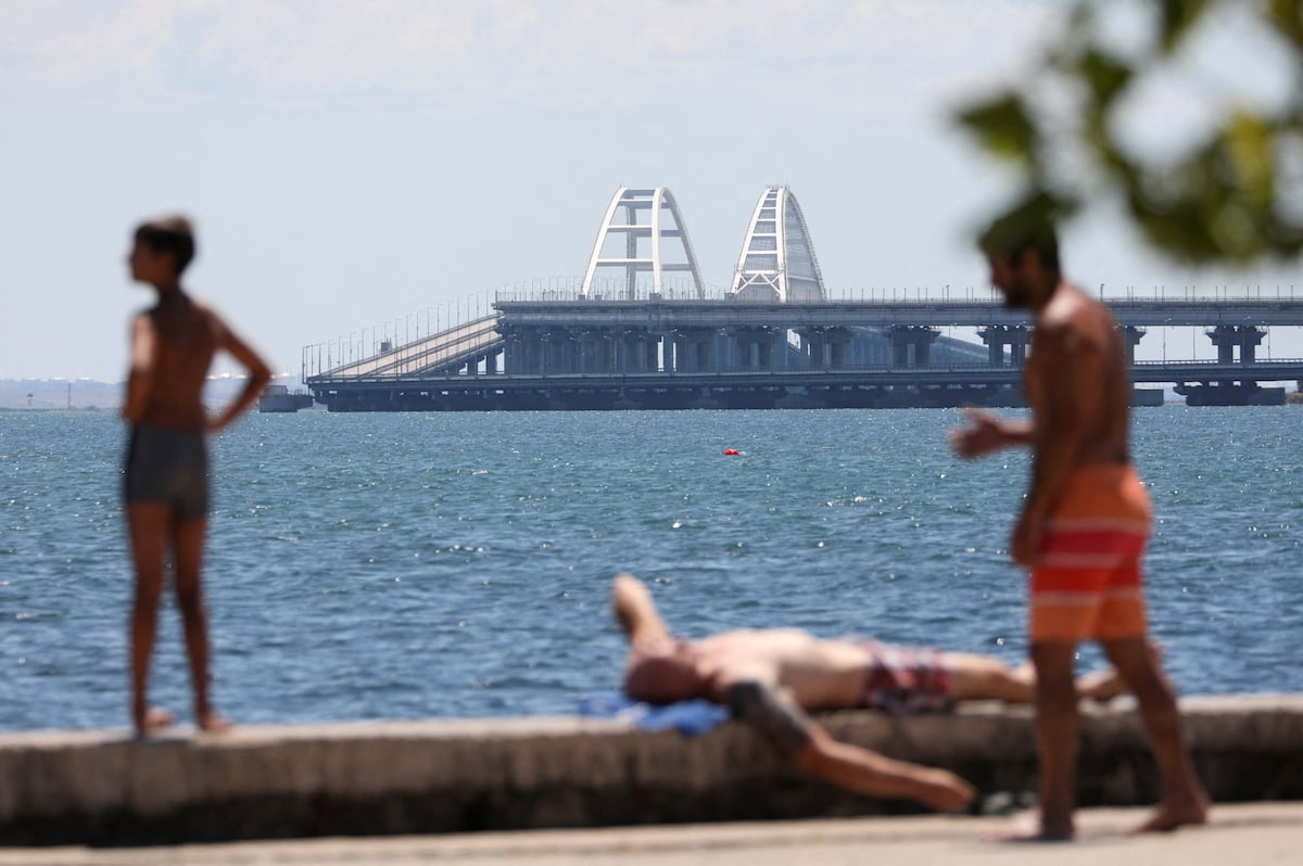 atacó de nuevo el puente de Crimea