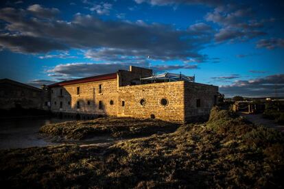 Vista del restaurante Aponiente, situado en un antiguo molino de mareas del siglo XVII en el Puerto de Santa María, en Cádiz.