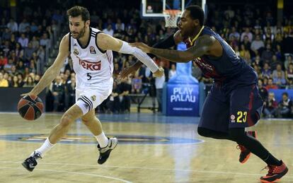 Rudy Fernandez fa una internada davant Thomas.