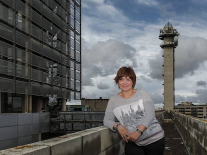 La directora general de À punt, Empar Marco, en la sede alquilada de la nueva televisión. 