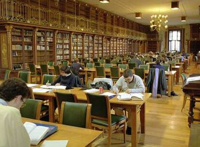 Biblioteca de la Facultad de Geografía e Historia de la Universidad de Santiago de Compostela.