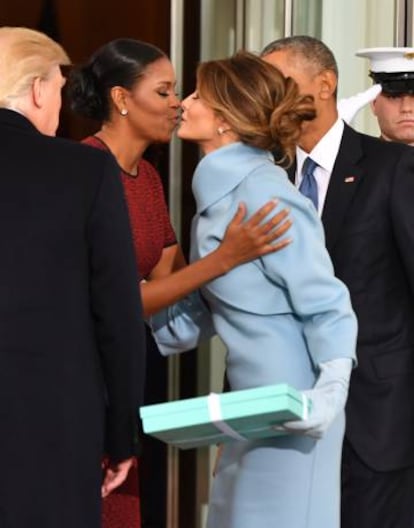 Michelle Obama y Melania Trump el 20 de enero de 2017 en la Casa Blanca.