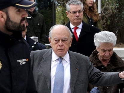 Jordi Pujol and Marta Ferrusola after making a statement in Spain's High Court in February 2016.