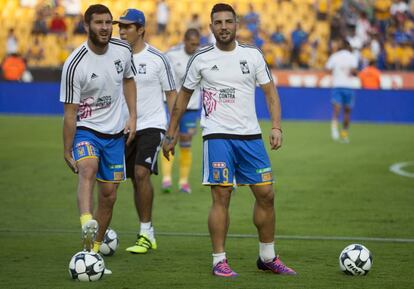 Gignac y Delort en un partido en Nuevo León