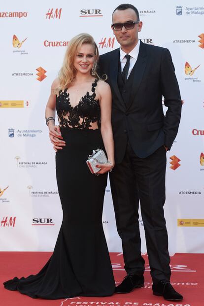 La actriz Carla Nieto y Risto Mejide han confirmado su relación posando juntos en la alfombra roja.