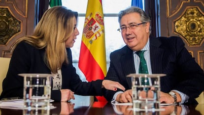 La presidenta andaluza, Susana Díaz, y el ministro del Interior, Juan Ignacio Zoido, hoy en Sevilla.