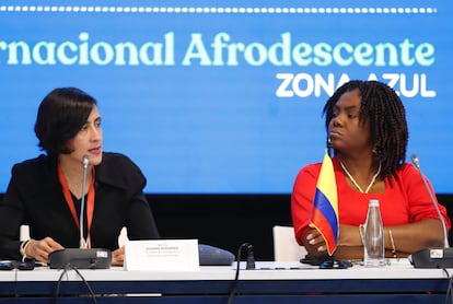 Susana Muhamad, ministra de Ambiente y Desarrollo Sostenible de Colombia y presidenta de la COP16, habla junto a la vicepresidenta de Colombia, Francia Márquez.