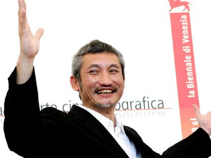 Tsui Hark sonrie en la apertura de la Mostra de Venecia.