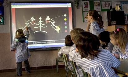 Una clase del centro escolar Sant Jordi del municipio de Vilassar de Dalt, en Cataluña.