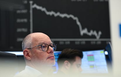 Un operador de mercado, en la Bolsa de Fráncfort.