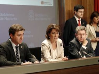 La presidenta de Navarra, Yolanda Barcina, junto al consejero de Presidencia, Roberto Jiménez.