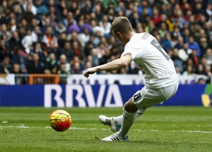 Kroos marca el 3-1 antes del final de la primera parte.