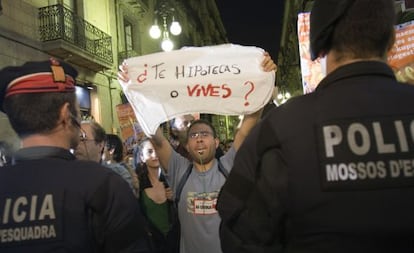 Cacerolada contra la especulación inmobiliaria en Barcelona en 2007.