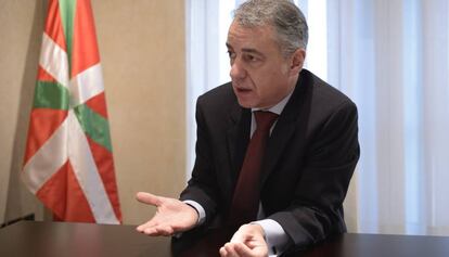 Iñigo Urkullu, al seu despatx.