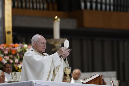 Carlos Aguiar Retes en la Basílica de Guadalupe, en Ciudad de México, el 21 de marzo de 2025.