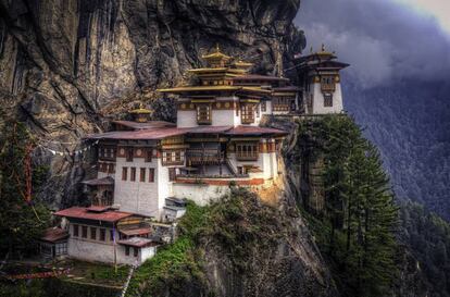 El monasterio del Nido del Tigre en el valle de Paro.