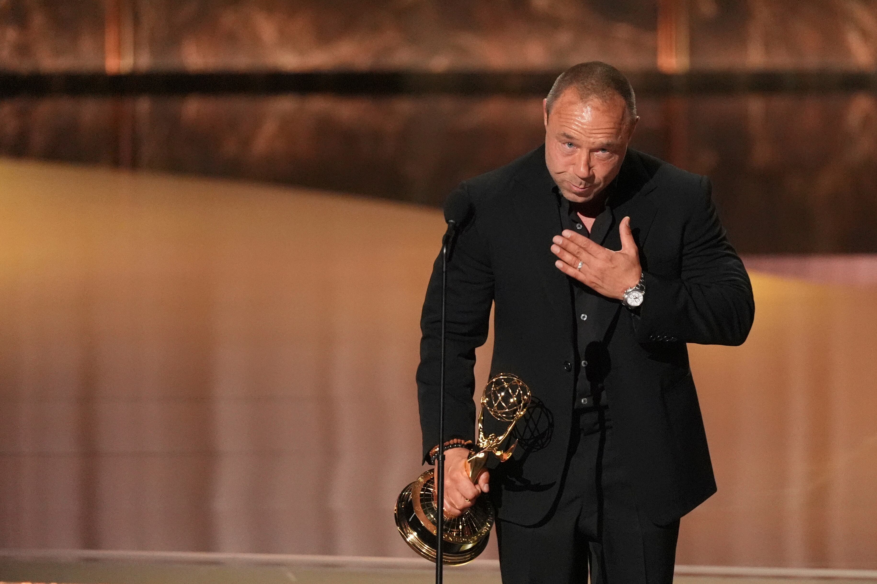 Ganadores y perdedores de los Emmy 2025: vuelta a las series de siempre y nada para ‘The Bear’