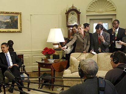 Barack Obama y el gobernador de Vermont, el republicano Jim Douglas, durante una reunión en el Despacho Oval de la Casa Blanca.