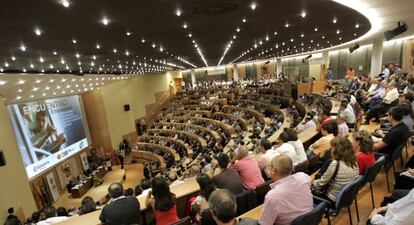 El Aula Magna de la Universidad Miguel Hernández de Elche, en una imagen de archivo.