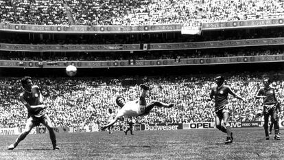 El remate de tijera de Negrete durante el Mundial de 1986.
