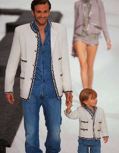 Tenemos un 'crush' muy tierno con el nuevo protegido de Karl Lagerfeld, Hudson Kroenig. Con él, y con su padre, para qué engañarnos.