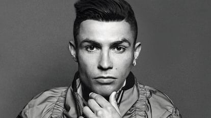 Cristiano Ronaldo posa en exclusiva para ICON en Madrid. Lleva una cazadora Dsquared2.