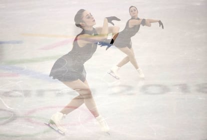 Exposición múltiple de la canadiense, Osmond, durante su ejercicio en el Gangneung Ice Arena, el 21 de febrero de 2018. 